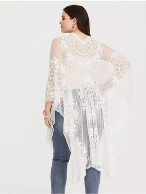 Torrid Ivory Lace Scalloped Edge Ruana - OS